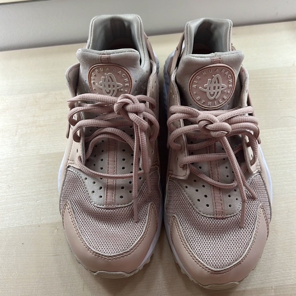 Nike Air Huarache Size 7